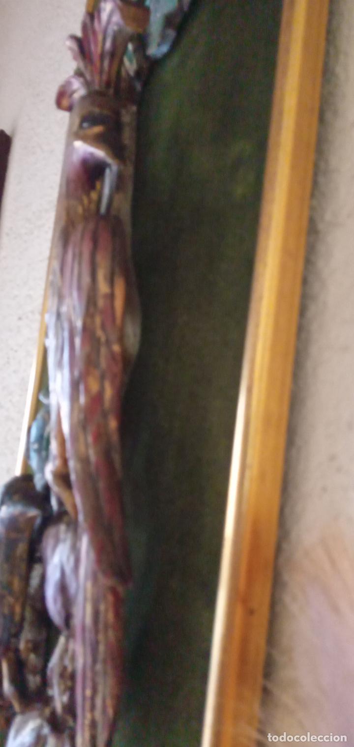 Antig&uuml;edades: CUADRO DE MADERA CALADA Y POLICROMADA - Foto 7