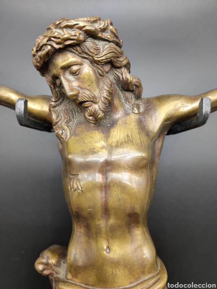 Antig&uuml;edades: Cristo de bronce - Foto 2