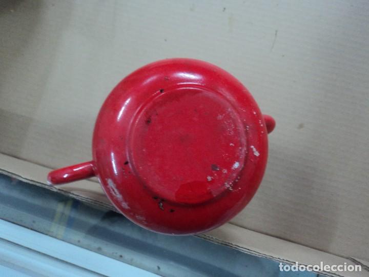 Antig&uuml;edades: Tetera esmaltada color rojo - usada - Foto 4