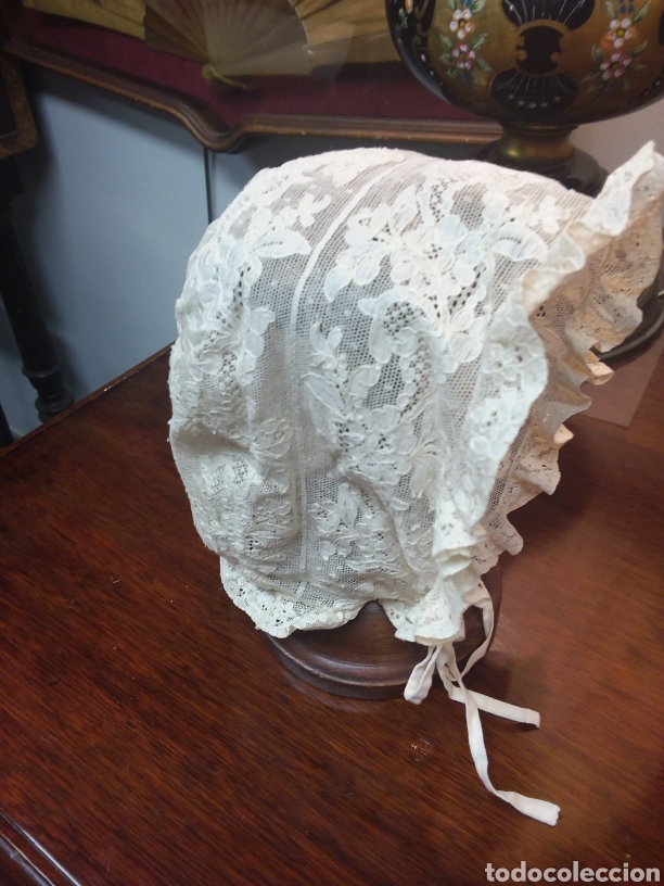 Antig&uuml;edades: Gorrito de ni&ntilde;a en encaje blanco. A&ntilde;o 1900 - Foto 2