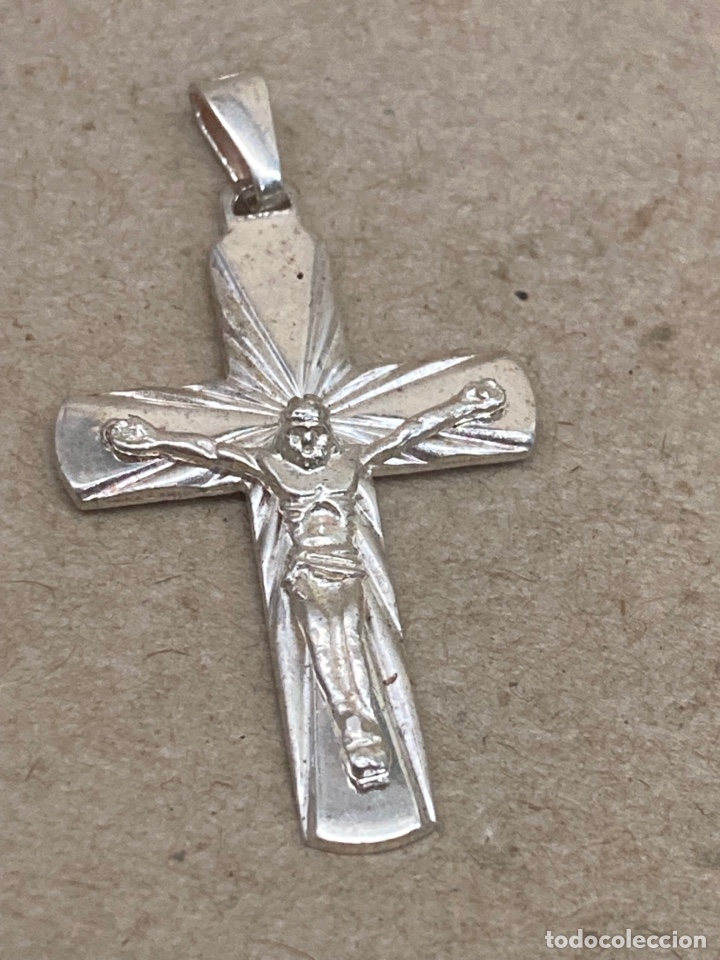 Antig&uuml;edades: Cruz de plata de ley - Foto 1