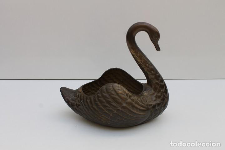 Antig&uuml;edades: CISNE DE BRONCE. - Foto 2