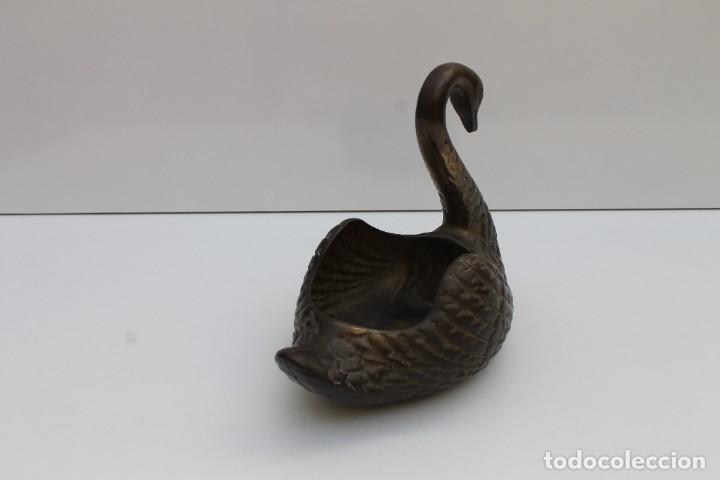 Antig&uuml;edades: CISNE DE BRONCE. - Foto 3