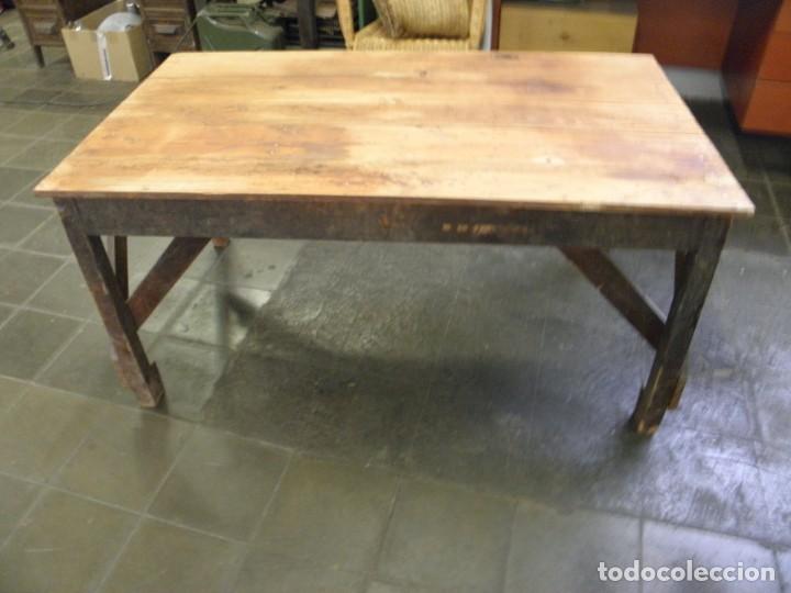 Antig&uuml;edades: MESA BAJA INDUSTRIAL - Foto 2