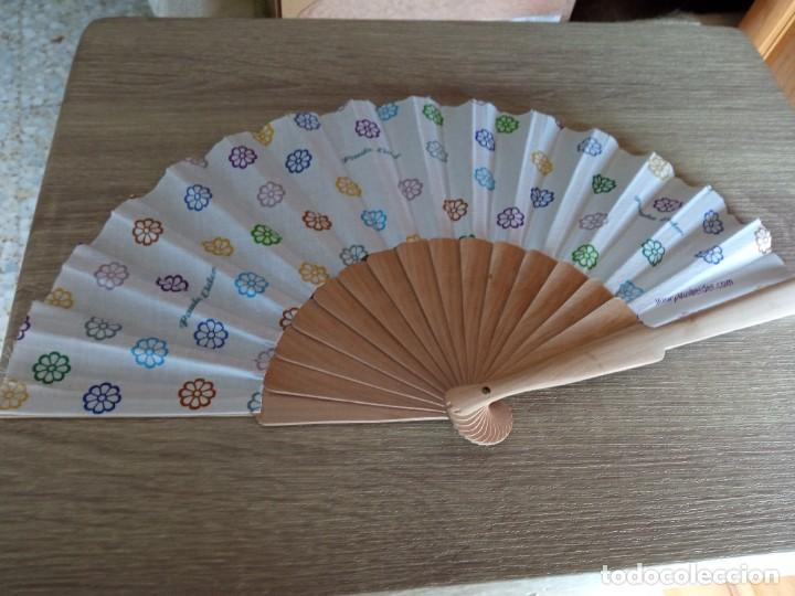 Antig&uuml;edades: abanico de madera paula eider - Foto 1