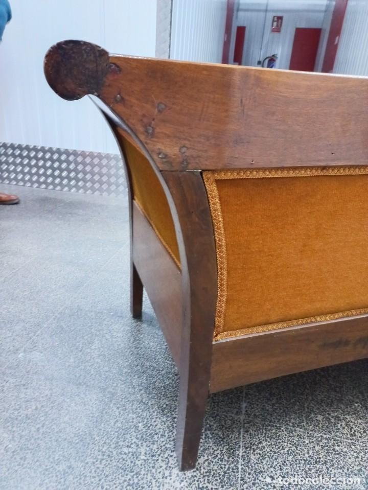 Antig&uuml;edades: Banco - Sof&aacute; Nogal Neocl&aacute;sico - Foto 4