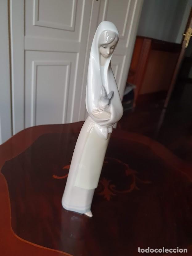 Antig&uuml;edades: CHICA CON CONEJO NAO LLADRO - Foto 2