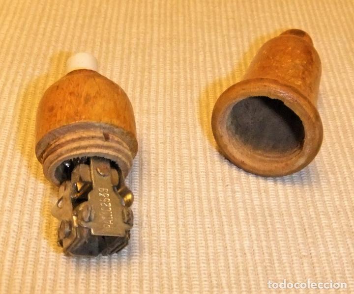 Antig&uuml;edades: ANTIGUO INTERRUPTOR DE PERA DE MADERA Y PORCELANA - Foto 2