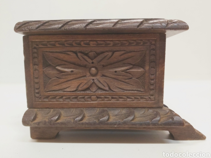Antig&uuml;edades: Caja tallada madera nogal - Foto 5