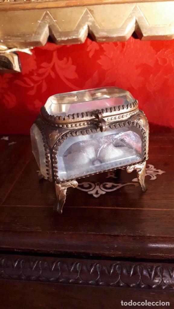 Antig&uuml;edades: Cajita de cristal biselado del siglo XIX - Foto 2