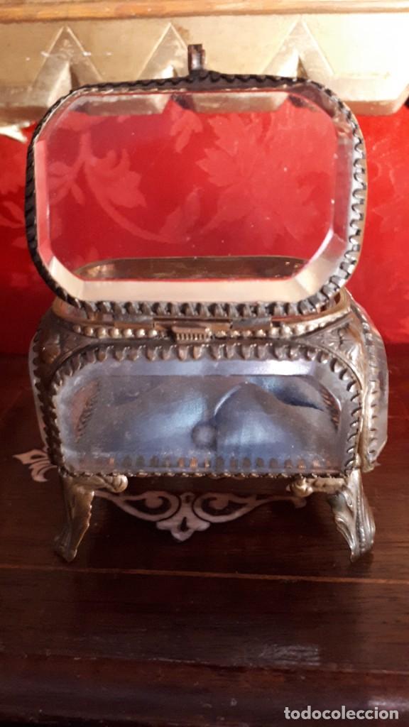 Antig&uuml;edades: Cajita de cristal biselado del siglo XIX - Foto 5