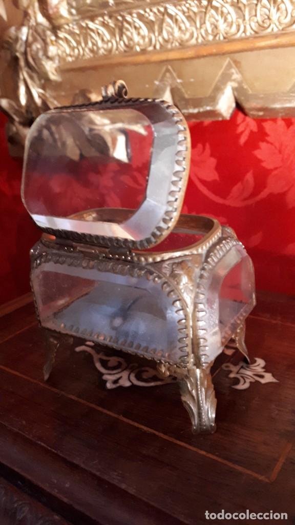 Antig&uuml;edades: Cajita de cristal biselado del siglo XIX - Foto 6