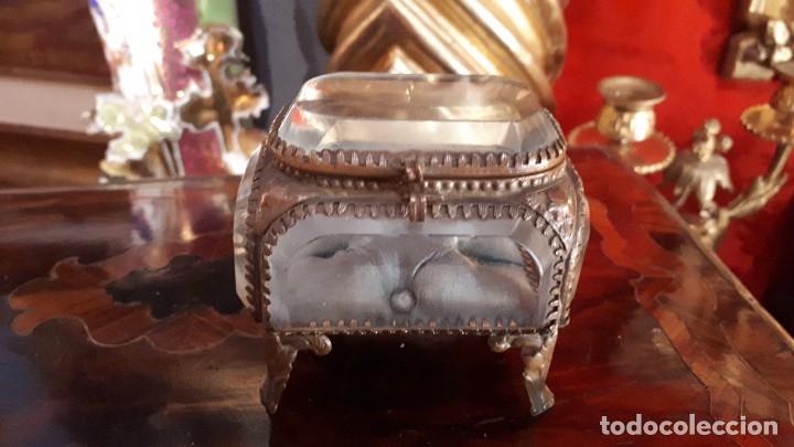 Antig&uuml;edades: Cajita de cristal biselado del siglo XIX - Foto 1