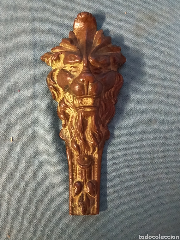 Antig&uuml;edades: Cabeza de le&oacute;n en bronce. Antigua - Foto 1