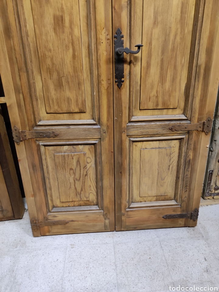 Antig&uuml;edades: Puerta armario 2hojas - Foto 2