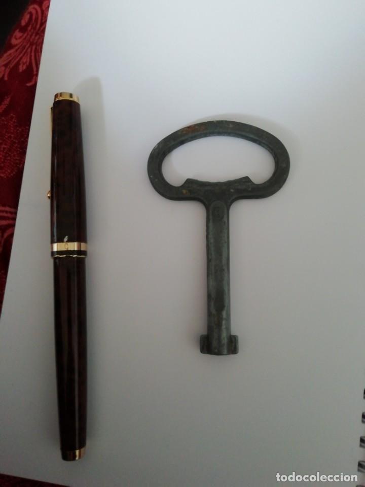 Antig&uuml;edades: Llave de aluminio 9 cm largo - Foto 1