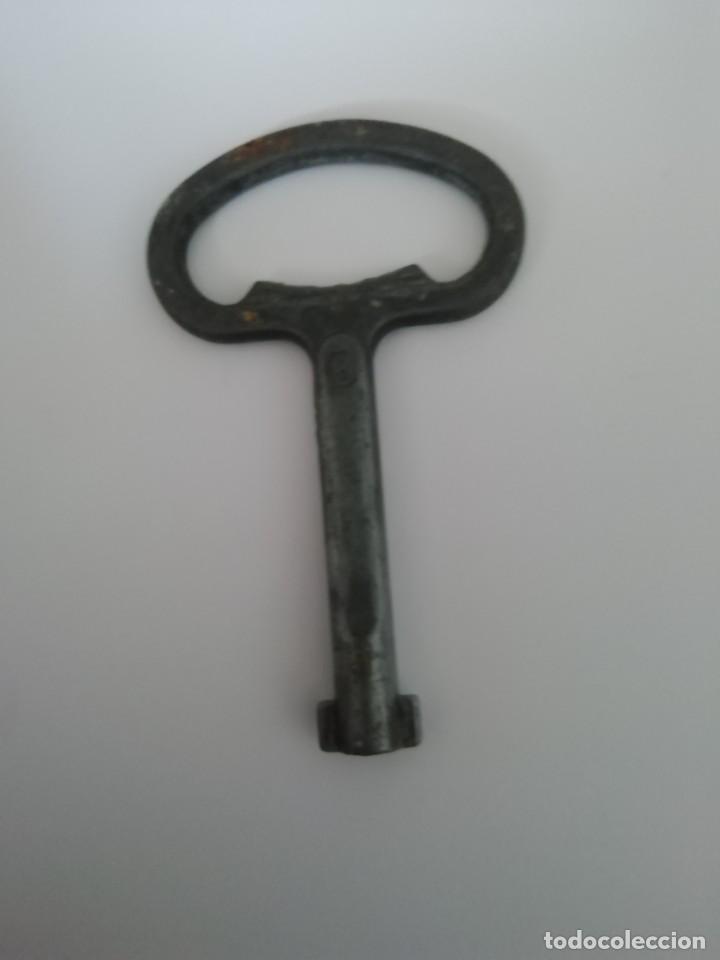 Antig&uuml;edades: Llave de aluminio 9 cm largo - Foto 2