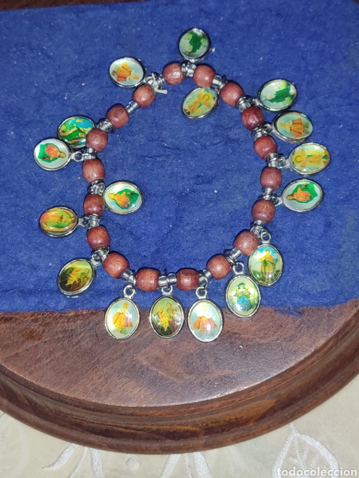 Antig&uuml;edades: Pulsera con medallas religiosas. - Foto 2