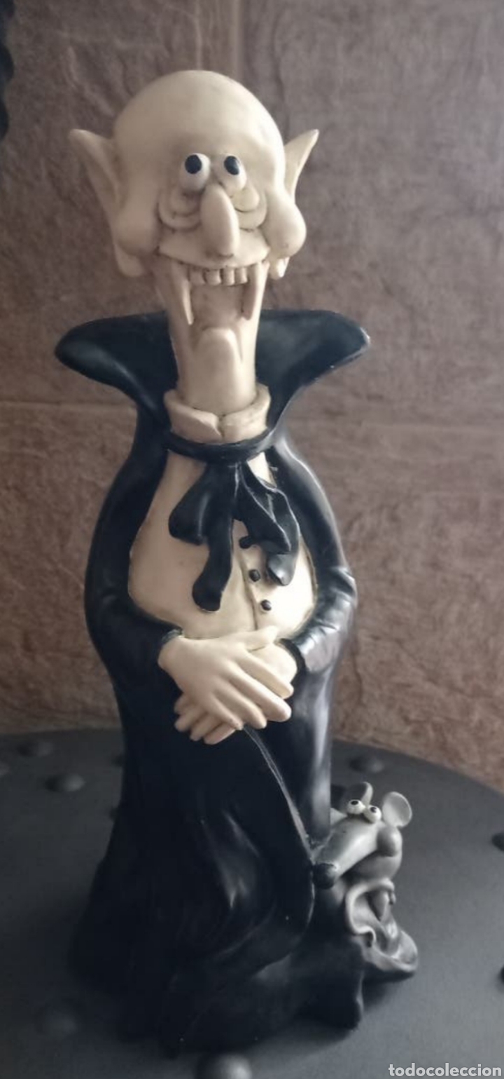 Antig&uuml;edades: DR&Aacute;CULA. Figura porta botella - Foto 1