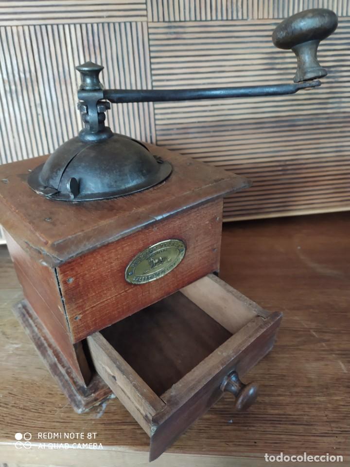 Antig&uuml;edades: Molinillo Peugeot