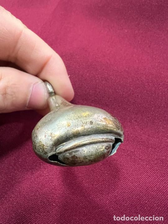 Antig&uuml;edades: ANTIGUO SONAJERO DE PLATA - MEDIDA 5 CM - Foto 4