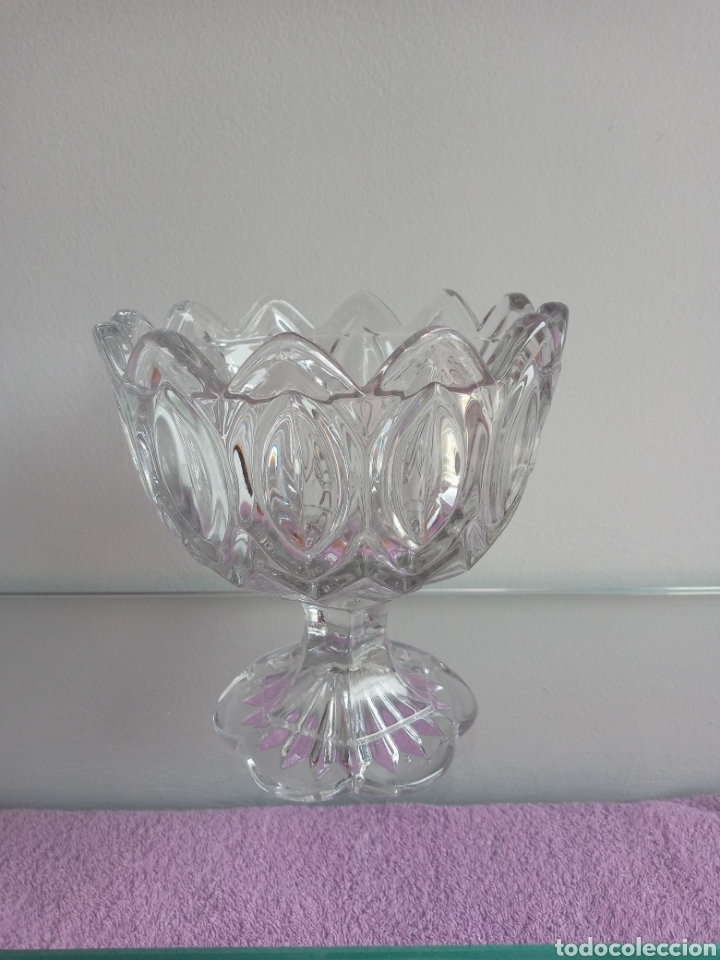 Antig&uuml;edades: Bombonera-compotera de cristal tallado Santa Luc&iacute;a de Cartagena