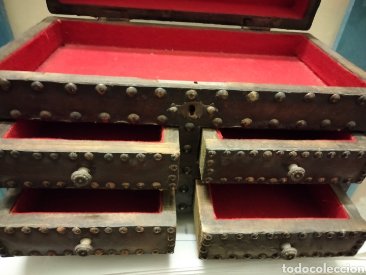 Antig&uuml;edades: CAJA SECRETE CON TACHUELAS - Foto 3
