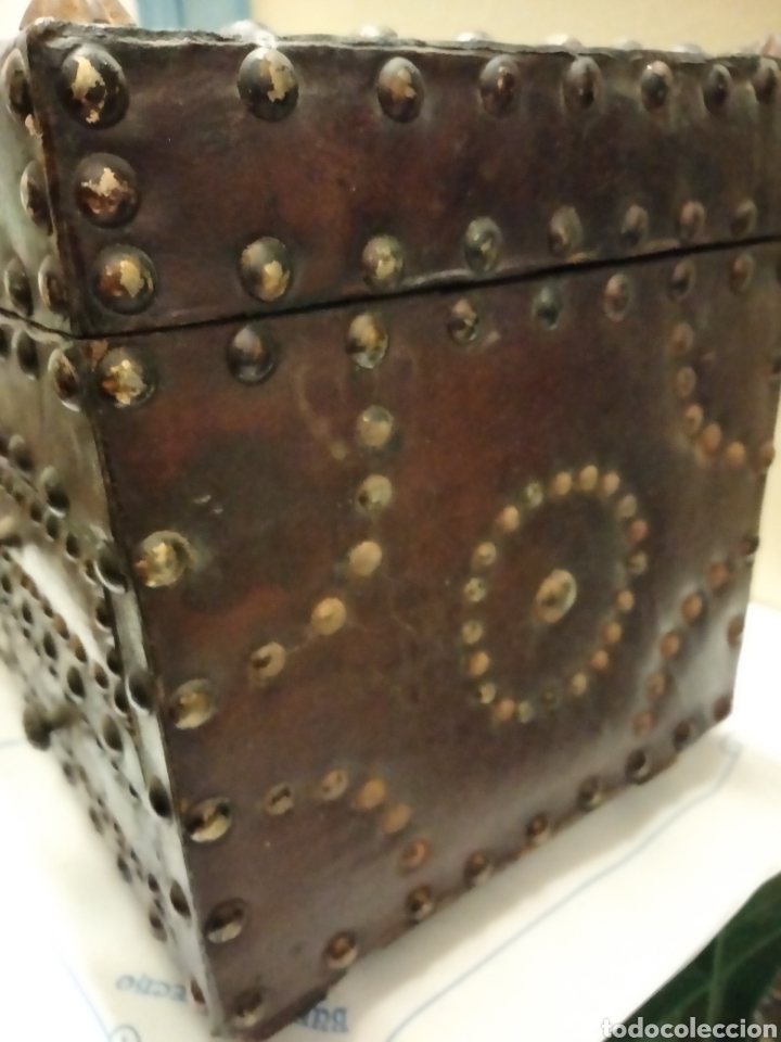 Antig&uuml;edades: CAJA SECRETE CON TACHUELAS - Foto 5