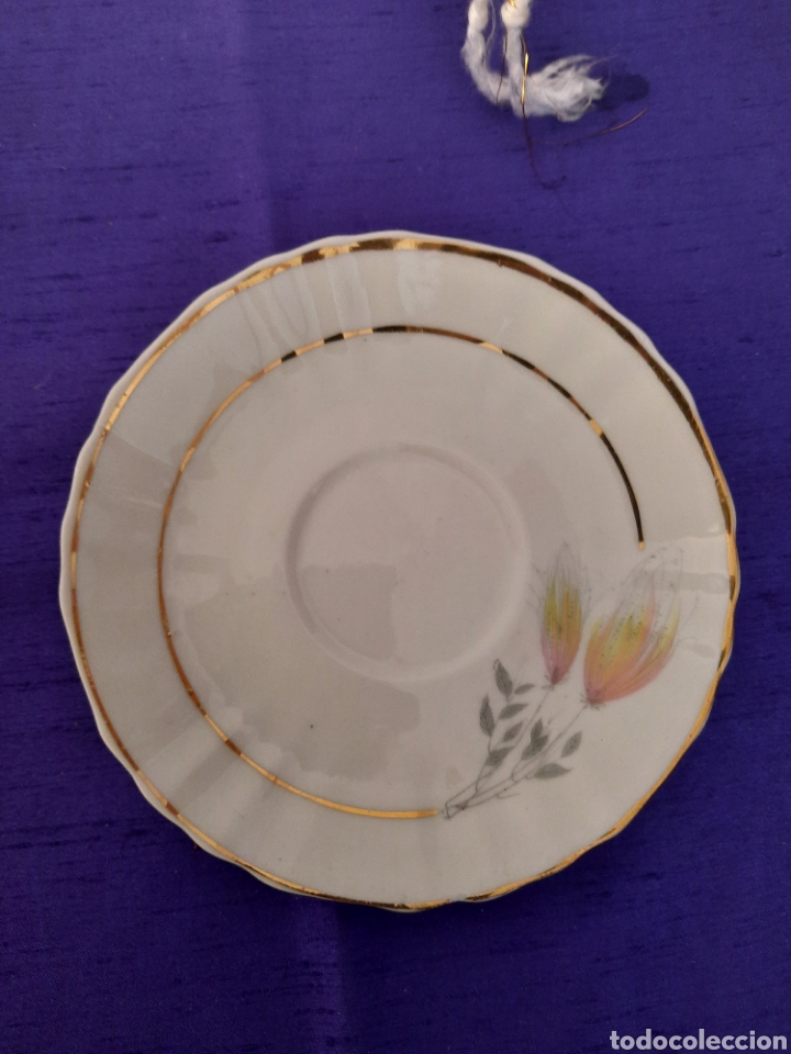 Antiguidades: Muy antiguo plato porcelana filos dorados