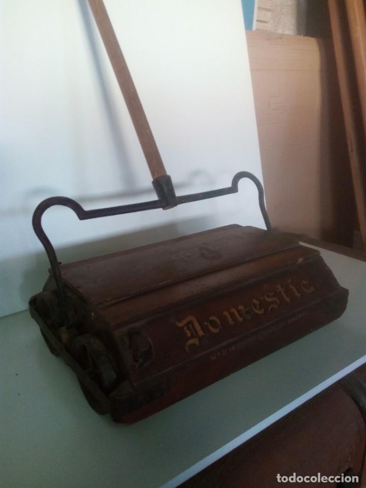 Antig&uuml;edades: Barredora antigua Domestic - Foto 9