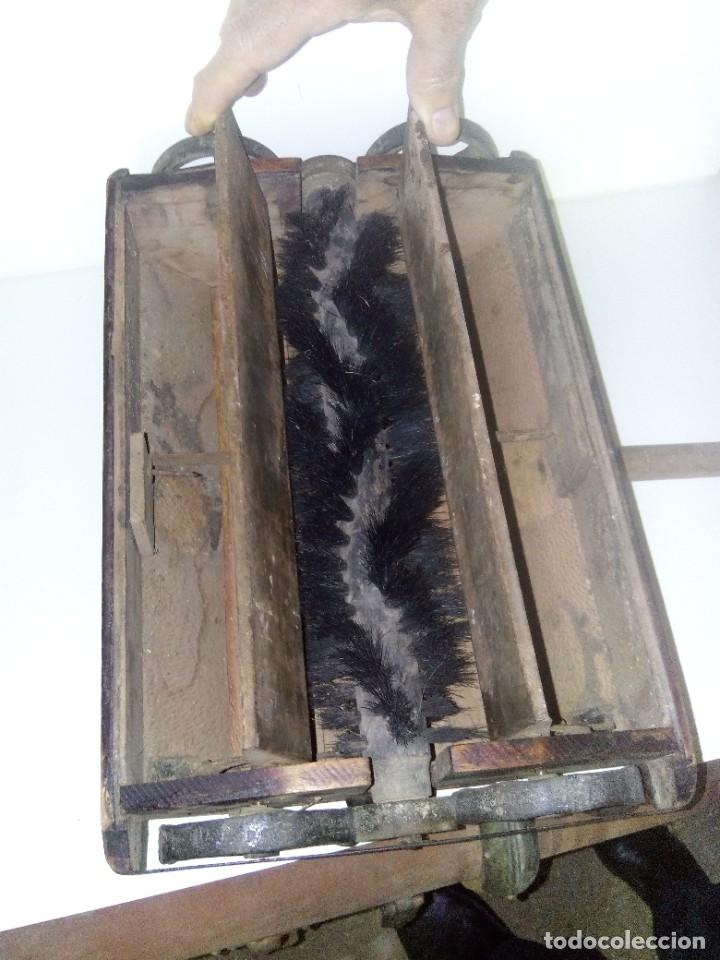 Antig&uuml;edades: Barredora antigua Domestic - Foto 10