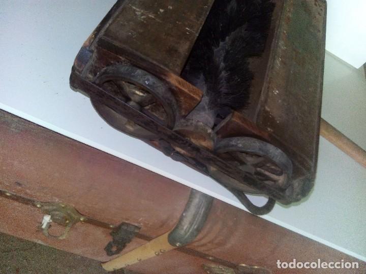 Antig&uuml;edades: Barredora antigua Domestic - Foto 12