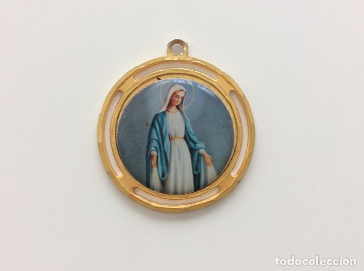 Antig&uuml;edades: Medalla dorada de la Virgen Milagrosa - Foto 1