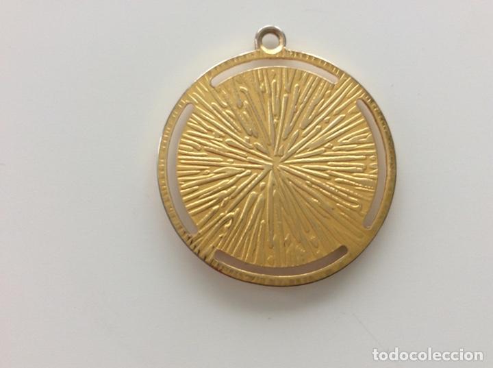 Antig&uuml;edades: Medalla dorada de la Virgen Milagrosa - Foto 2