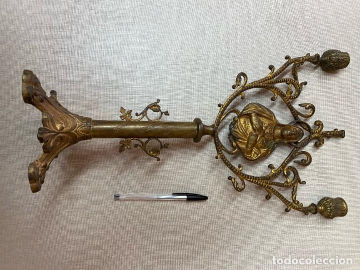 Antig&uuml;edades: Candelabro de bronce, Sagrado Coraz&oacute;n de Jes&uacute;s - Foto 2