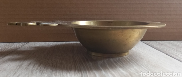 Antig&uuml;edades: Antigua escudilla de bronce - Foto 2