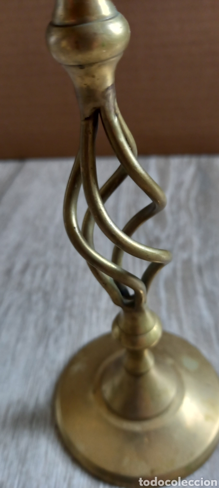 Antig&uuml;edades: Candelabro/portavela de bronce - Foto 2