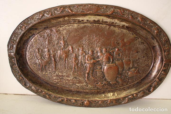 Antiques: bandeja las bodas de caná, en relieve de cobre