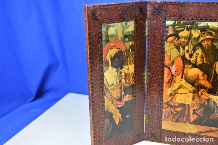 Antig&uuml;edades: Tr&iacute;ptico en madera la natividad del Se&ntilde;or a&ntilde;os 60 - Foto 3