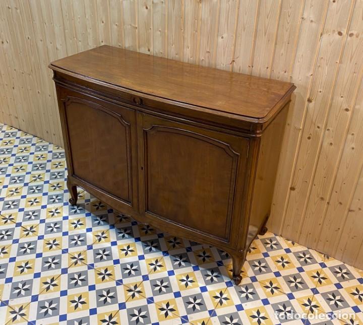 Antig&uuml;edades: APARADOR DE NOGAL - Foto 4