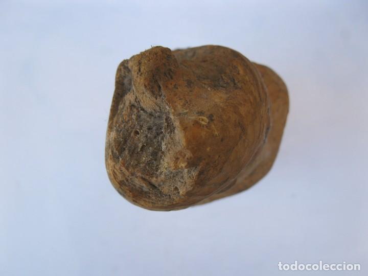Antig&uuml;edades: FIGURA DE MADERA TALLADA EN UN TRONCO. - Foto 10