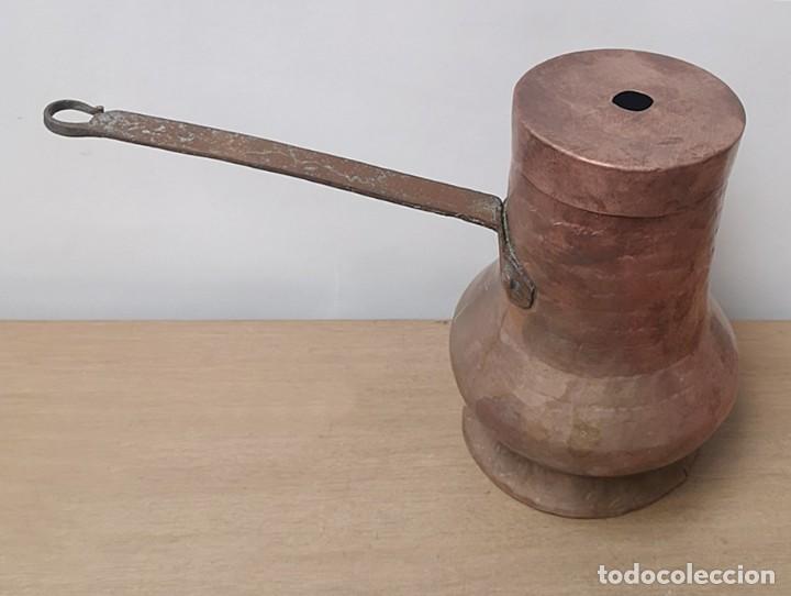Antig&uuml;edades: Chocolatera Antigua de Cobre - Foto 2