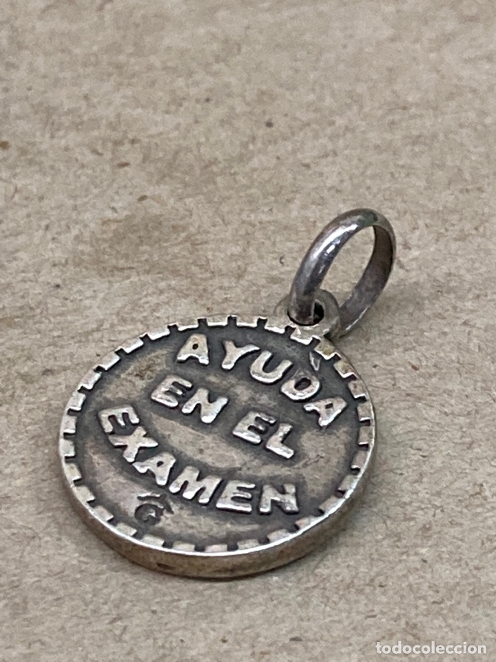 Antig&uuml;edades: Medalla religiosa de plata - Foto 2