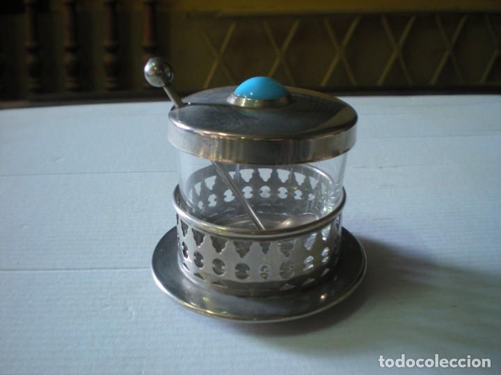 Oggetti Antichi: VASO PARA TE CON BASE METALICA ESTILO MUSULMAN H7,5cm Y DCRISTAL 6,5cm