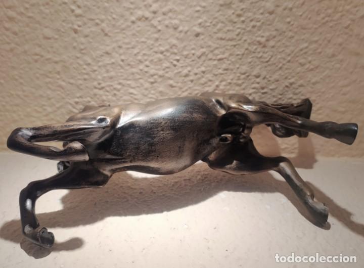 Antig&uuml;edades: Caballo / resina patinado en bronce / - Foto 4