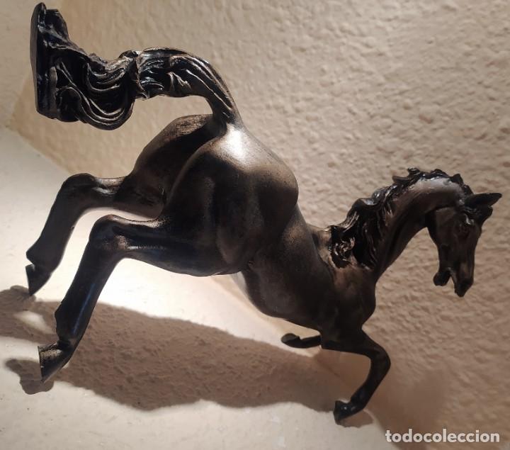 Antig&uuml;edades: Caballo / resina patinado en bronce / - Foto 5