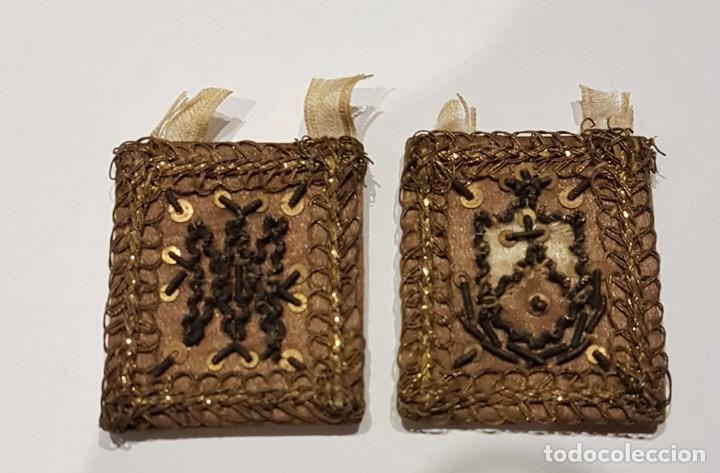 Antig&uuml;edades: ANTIGUO ESCAPULARIO DE SEDA BORDADO A MANO - Foto 1