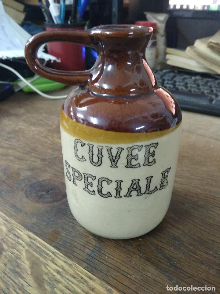 Antig&uuml;edades: Jarra barro Cuvee Speciale. Vitrina 1 - Foto 1