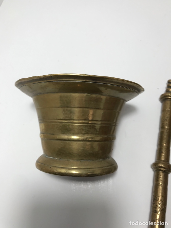 Antig&uuml;edades: Mortero de bronze con soporte - Foto 3