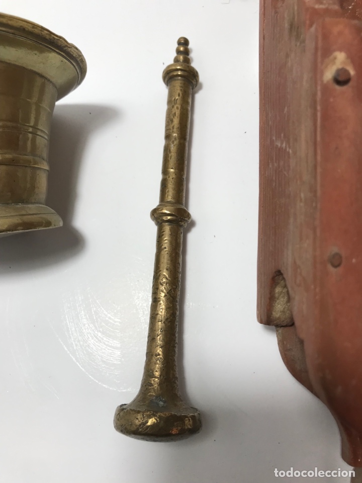 Antig&uuml;edades: Mortero de bronze con soporte - Foto 4